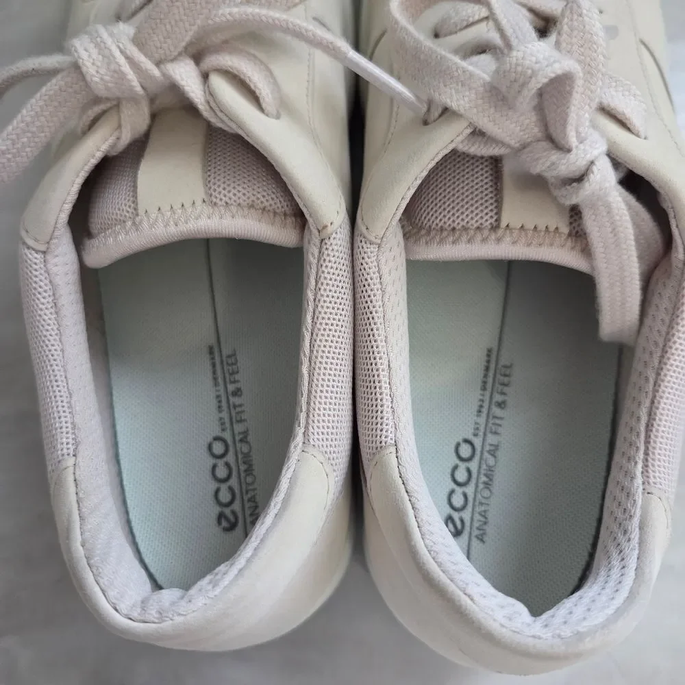 ECCO Women's Leisure Retro Lace Up Comfort Sneaker Size EU 38 US7-7.5